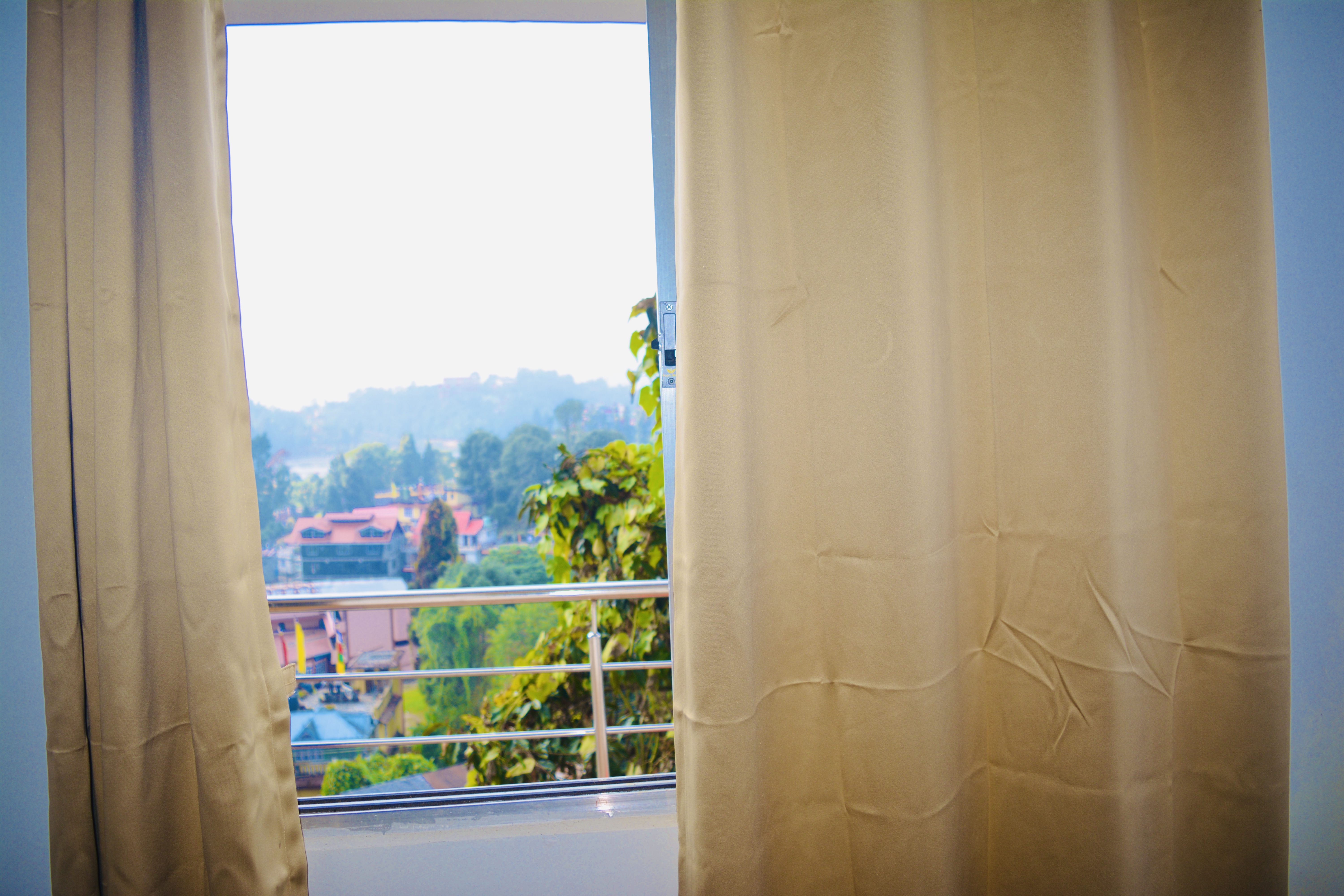Golden Sunview Room